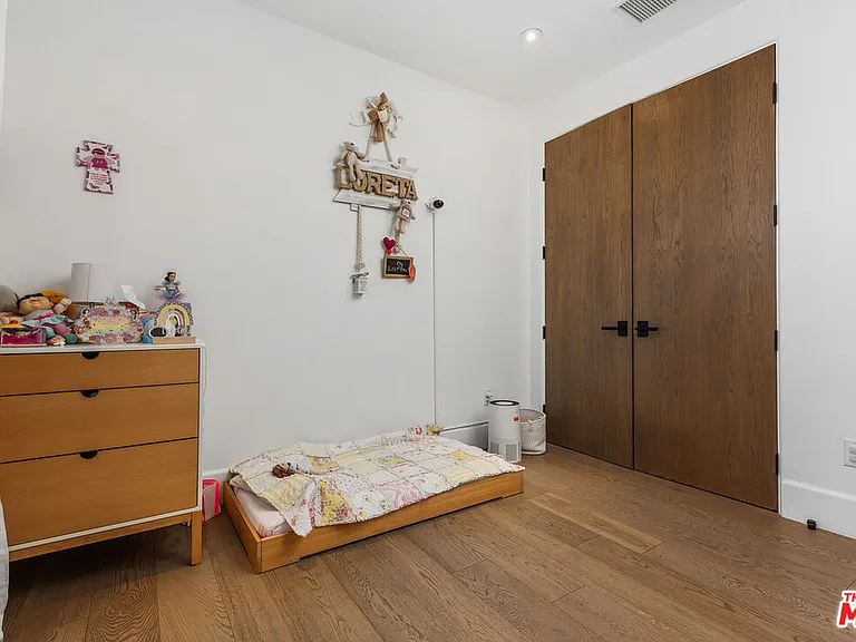 635 Seward St — Photo 25