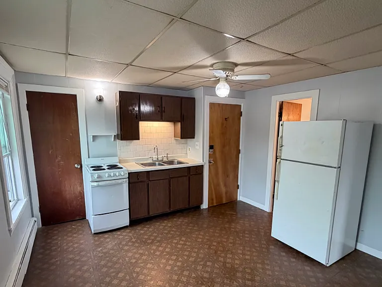 33 Berkley St — Photo 1