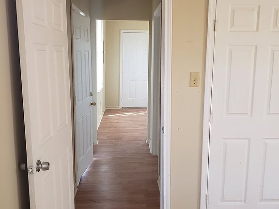 2nd image of 3218 Deers St