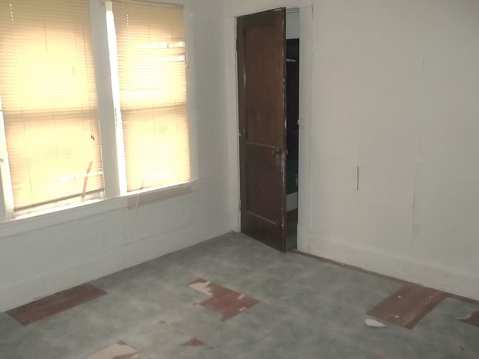 1st image of 1272 E 115th St