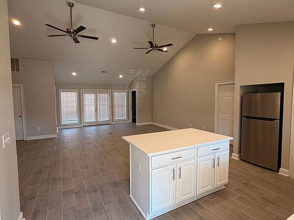 3rd image of 802 W Longleaf Dr Unit 38