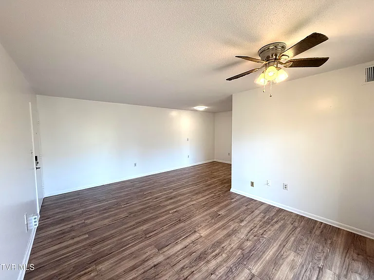 1225 Carriage Cir #203 — Photo 14