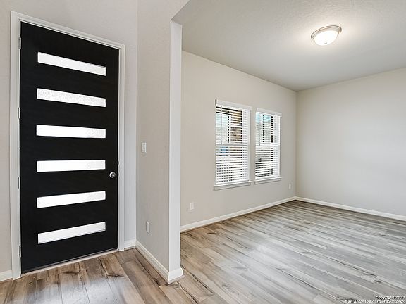 3rd image of 1907 Aleus Ln
