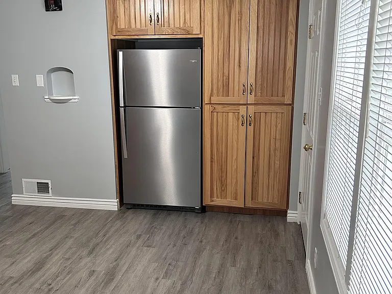 632 N Main St — Photo 6