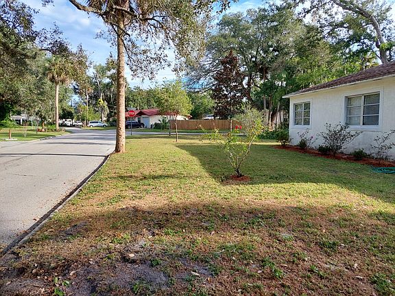 3rd image of 2101 Amelia Ave
