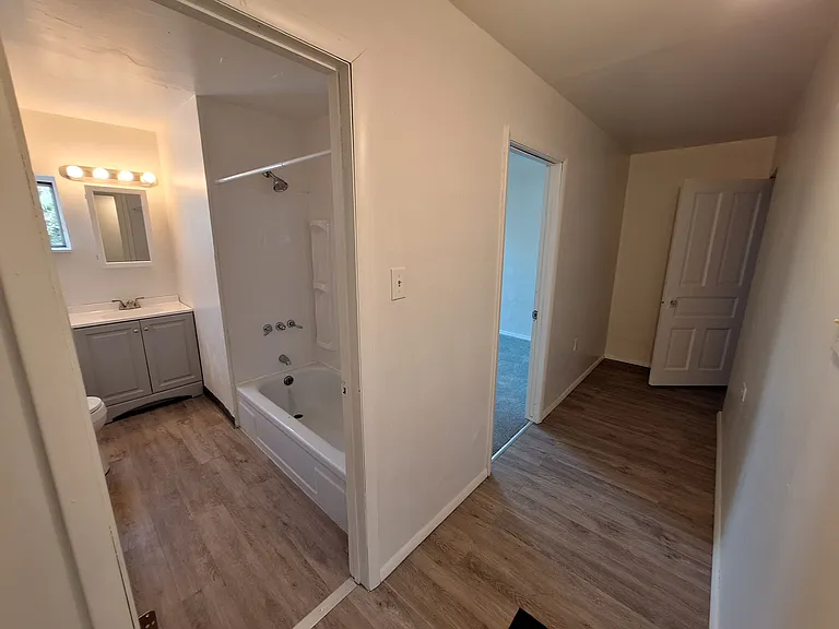810 Etna St — Photo 13