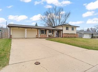 514 W Clybourn Ct, Peoria, IL 61614