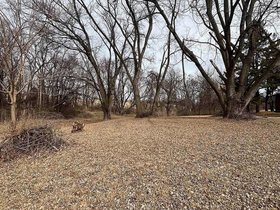 2nd image of 6142 Country Club Rd