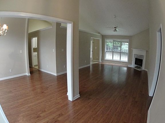 4th image of 515 Sterling Pointe Ct