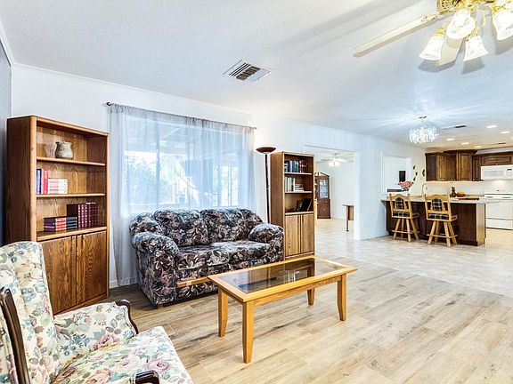 2nd image of 2909 E Juanita Ave