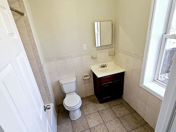 4th image of 77 Tillinghast St #1A