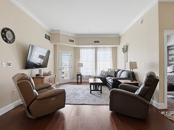 4th image of 36 Village Rd APT 714