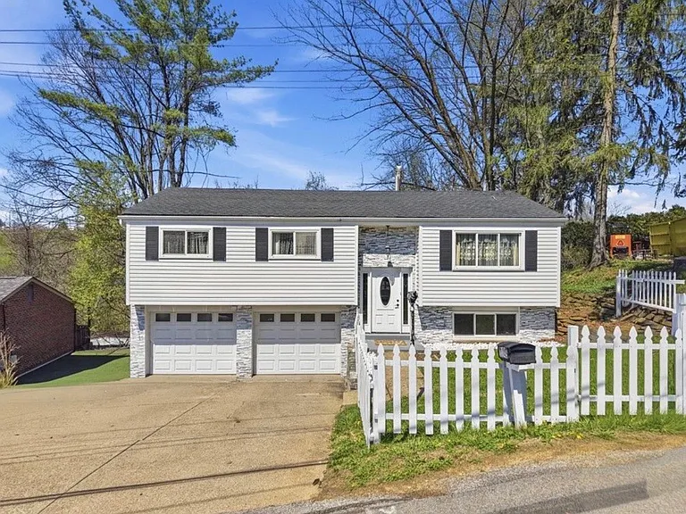 1149 Jefferson Rd — Photo 1