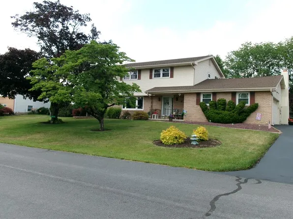2831 Vista Dr N, Coplay, PA 18037