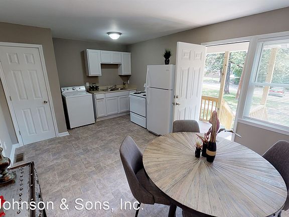 3rd image of 3104 Summit Ave APT D