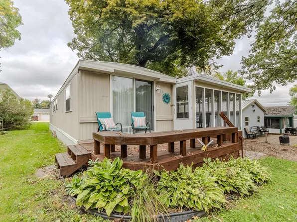92 Rohr St #19, Arnolds Park, IA 51331