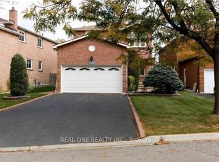 3307 Pilcom Cres, Mississauga, ON L5B 3X4