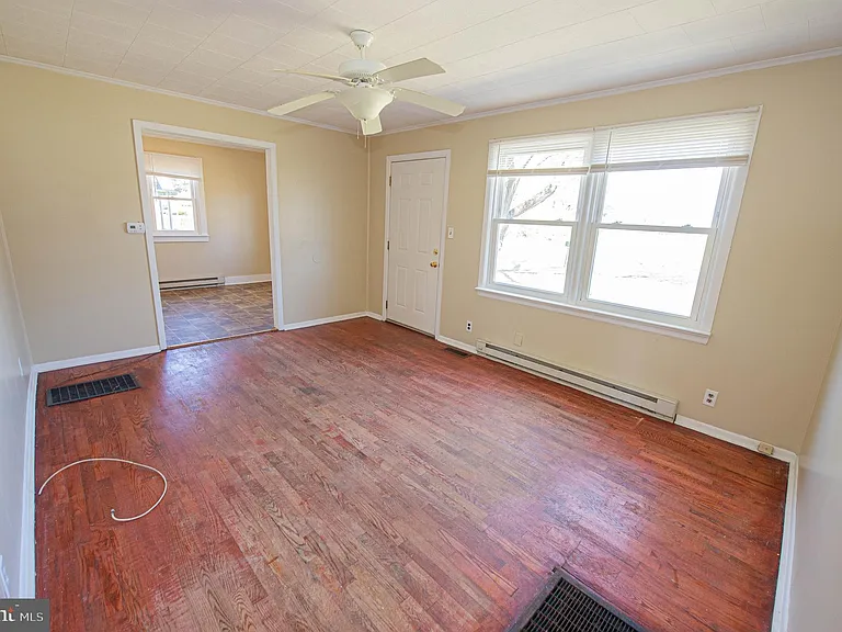 602 E Main St — Photo 21
