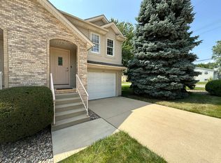 405 Park Creek Ct, Normal, IL 61761