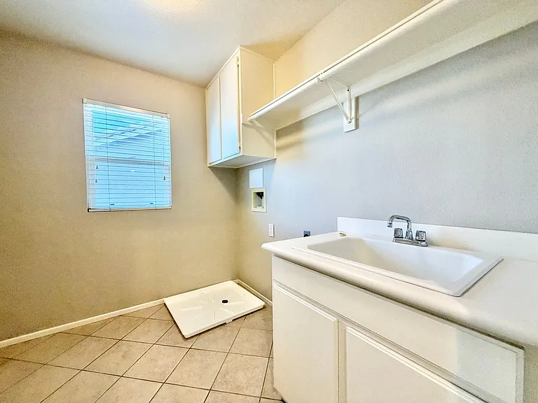 42041 Delmonte St — Photo 27
