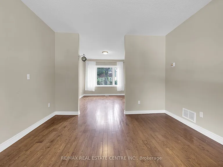 31 Gibson Ave — Photo 15