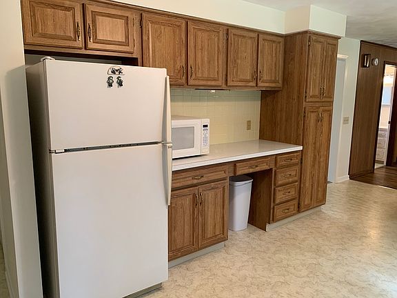 4th image of 1105 Columbus Cir S