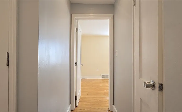 84 Gladeside Ave #2 — Photo 10