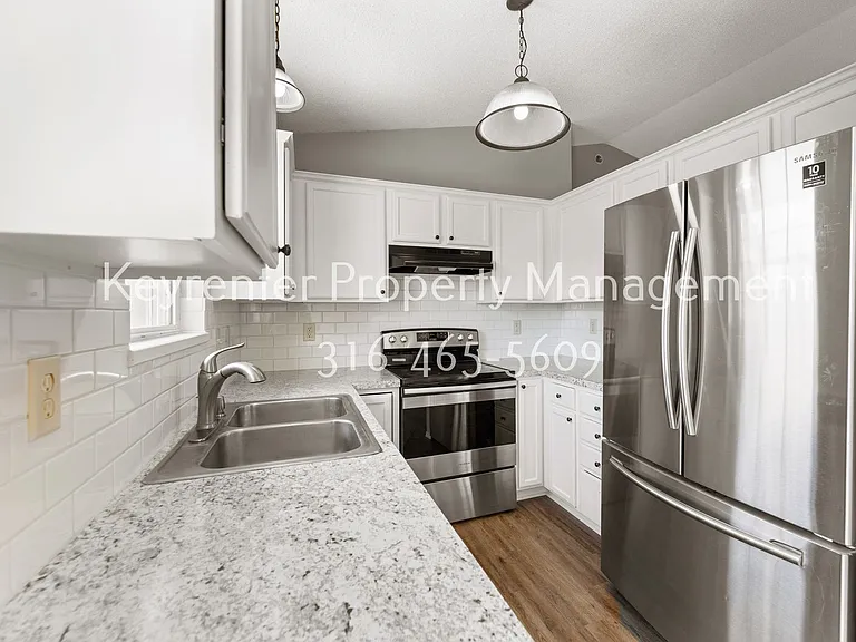 1610 E Summerwood St — Photo 3