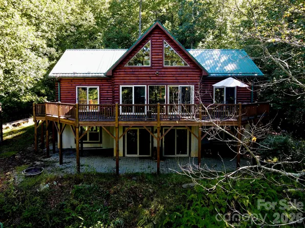 335 Mount Mitchell Dr, Burnsville, NC 28714
