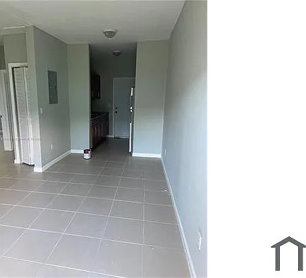 8321 NE Miami Ct — Photo 2