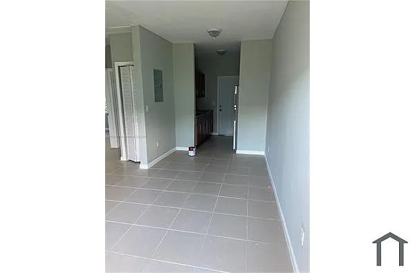Building Photo - 8321 NE Miami Ct