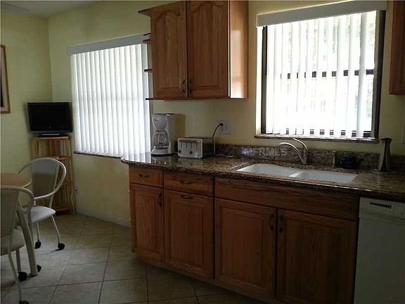 4th image of 1803 Vancouver Dr