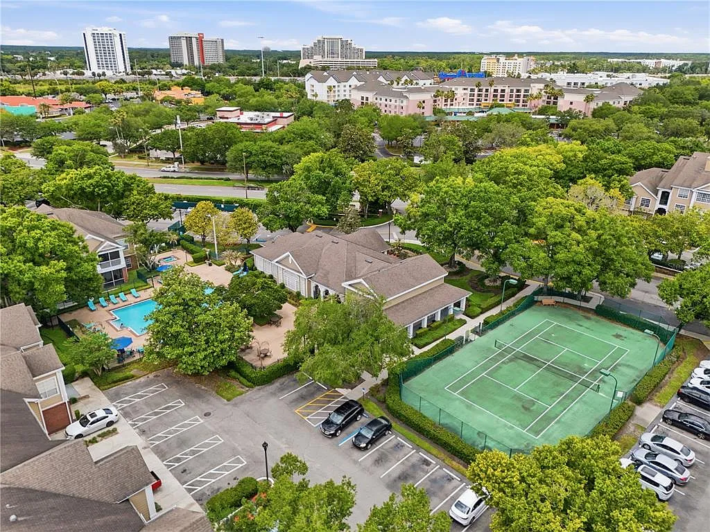 1 bed, 1.0 bath, 915 sqft, $1,450 — Photo 2