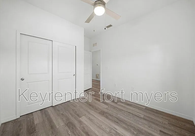 26483 Sandhill Blvd — Photo 6