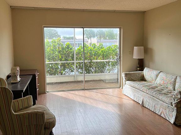 3rd image of 146 Lake Evelyn Drive #146