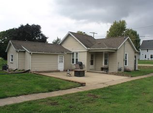 302 3rd Ave S, Albany, IL 61230