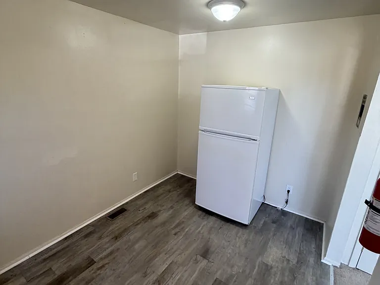 1014 Hazard Ave #3 — Photo 6