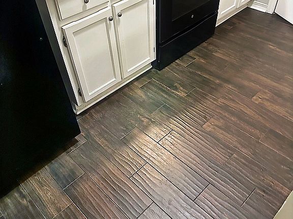 5th image of 9610 Balsa Dr