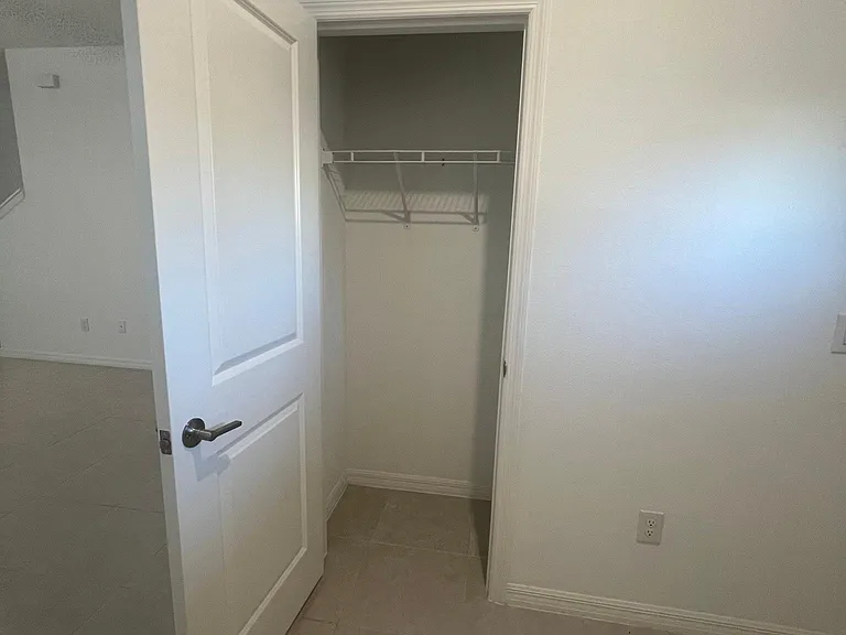 6081 Acara Ln — Photo 4