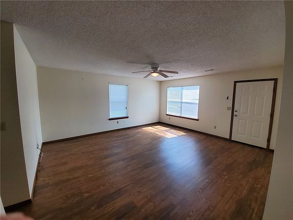 3rd image of 2476 W Mary Dr