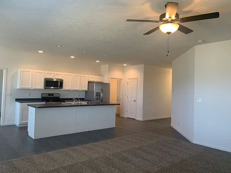 Avalon Bluffs — Photo 10