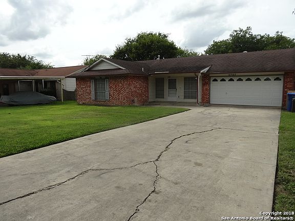 2nd image of 2707 Lake Meadow St