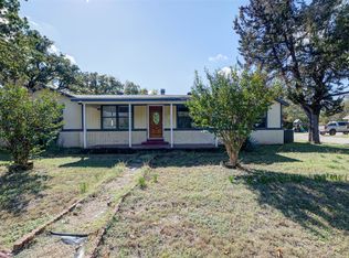 402 Cates St, Bridgeport, TX 76426