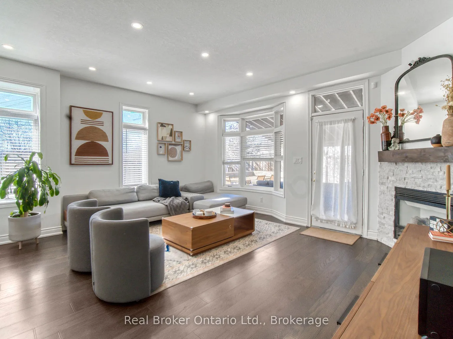3 bed, $3,700 — Photo 4