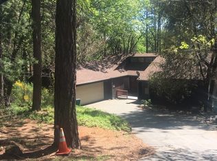 11569 Alta Sierra Dr, Grass Valley, CA 95949