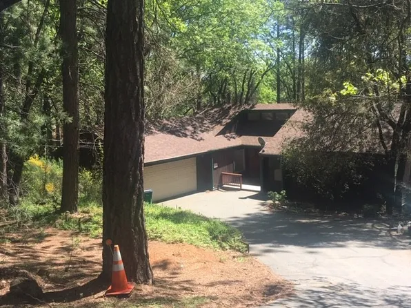 11569 Alta Sierra Dr, Grass Valley, CA 95949