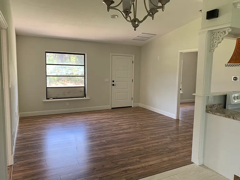 12236 Morton Ave — Photo 3