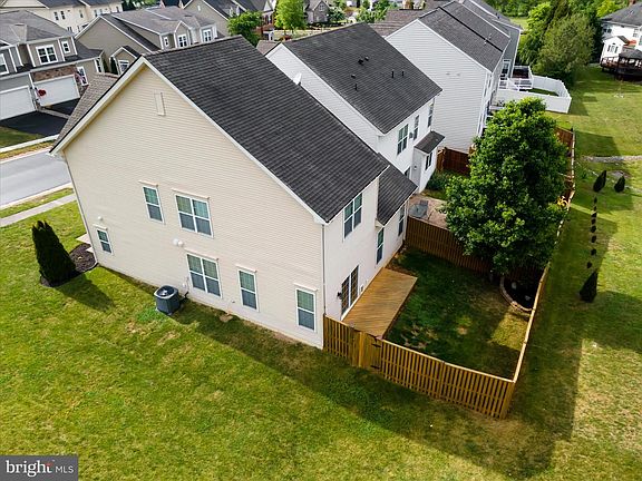 2nd image of 129 Strathmore Way E