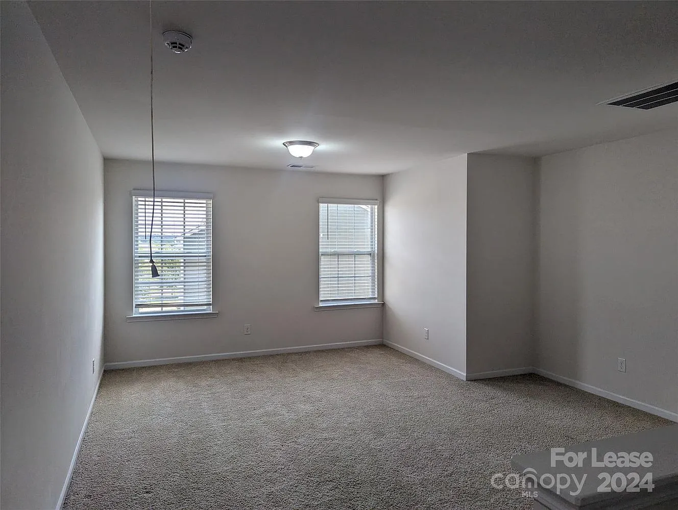 4 bed, 3.5 bath, 3144 sqft, $2,750 — Photo 4