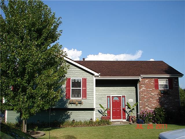 1st image of 909 Foxtail Dr